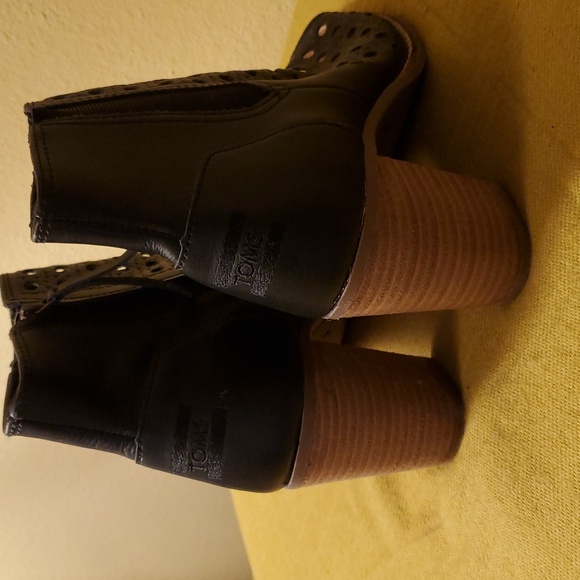 9.5 Toms Majorca Black Ankle Booties style #301214 - Picture 7 of 10